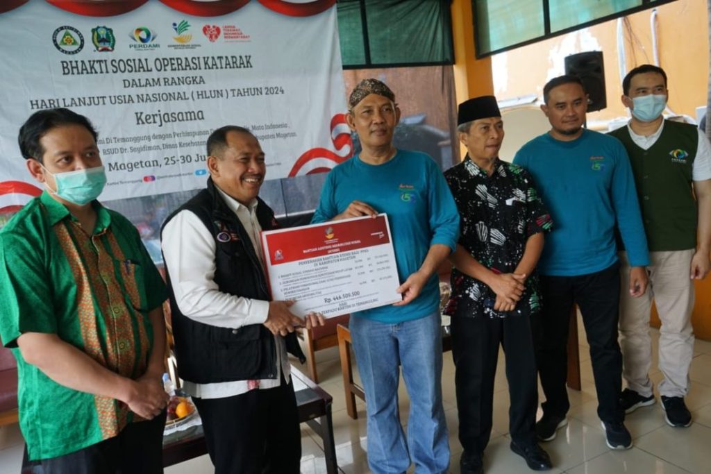 Meriahkan HLUN Ke-25 Tahun 2024 Kemensos RI  Gelar Baksos Operasi Katarak Gratis di RSUD Sayidiman&nbsp;Magetan