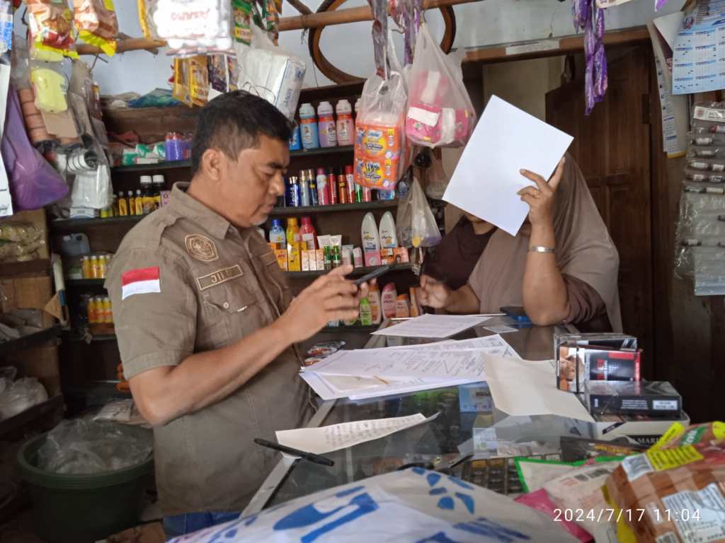 Hari Kedua Razia Rokok Ilegal Oleh Satpol PP dan Damkar Magetan Bersama Bea dan Cukai Madiun Berhasil Amankan 14 Rokok Tanpa Pita Cukai