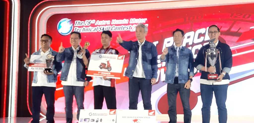 Service Advisor Perwakilan MPM Honda Jatim Terbaik di Technical Skill Contest&nbsp;2024